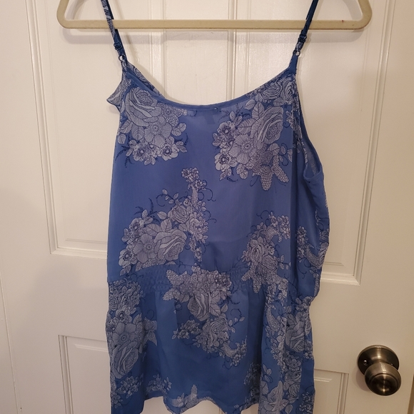 🛍 Floral Tank 🛍 - Picture 3 of 3